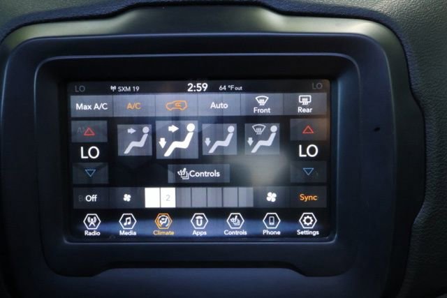 Used 2019 Jeep Renegade Latitude w/ Cold Weather Group image 19