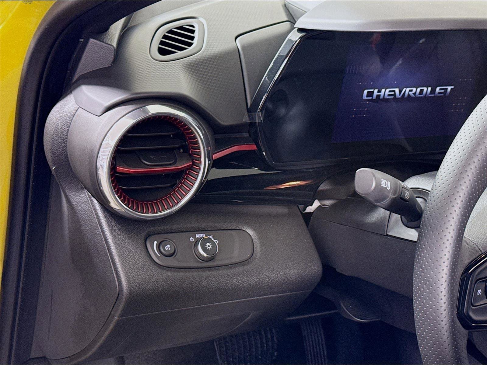 New 2025 Chevrolet Trax RS w/ Sunroof Package image 5