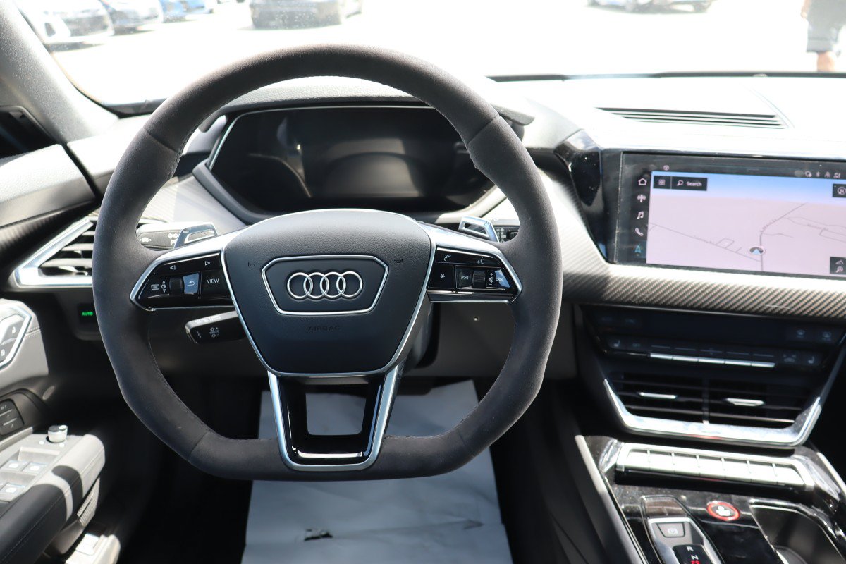 Used 2022 Audi e-tron GT Premium Plus w/ Performance Package AWD/4WD image 10
