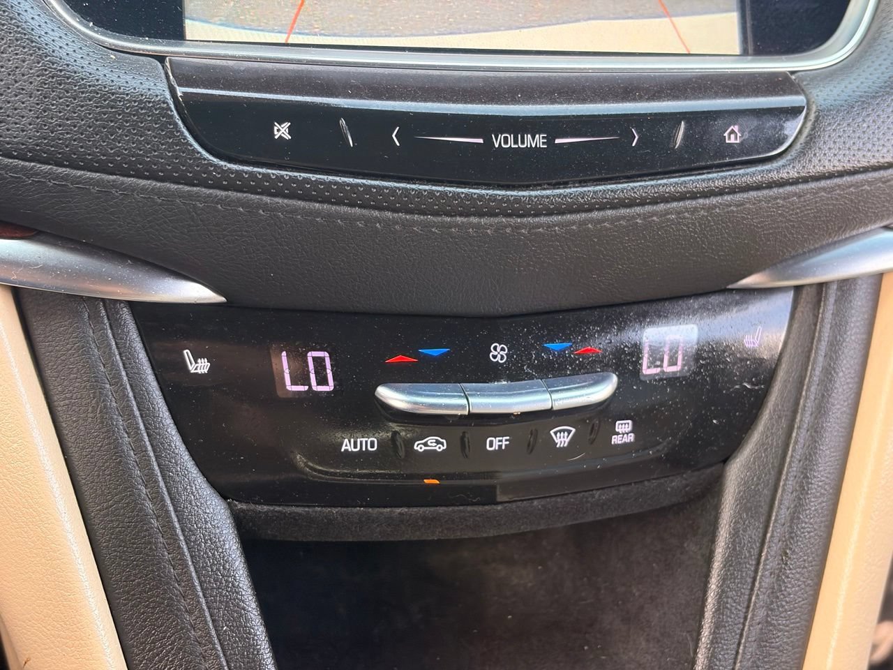 Used 2019 Cadillac XT5 Luxury w/ LPO, Radiant Package FWD image 24