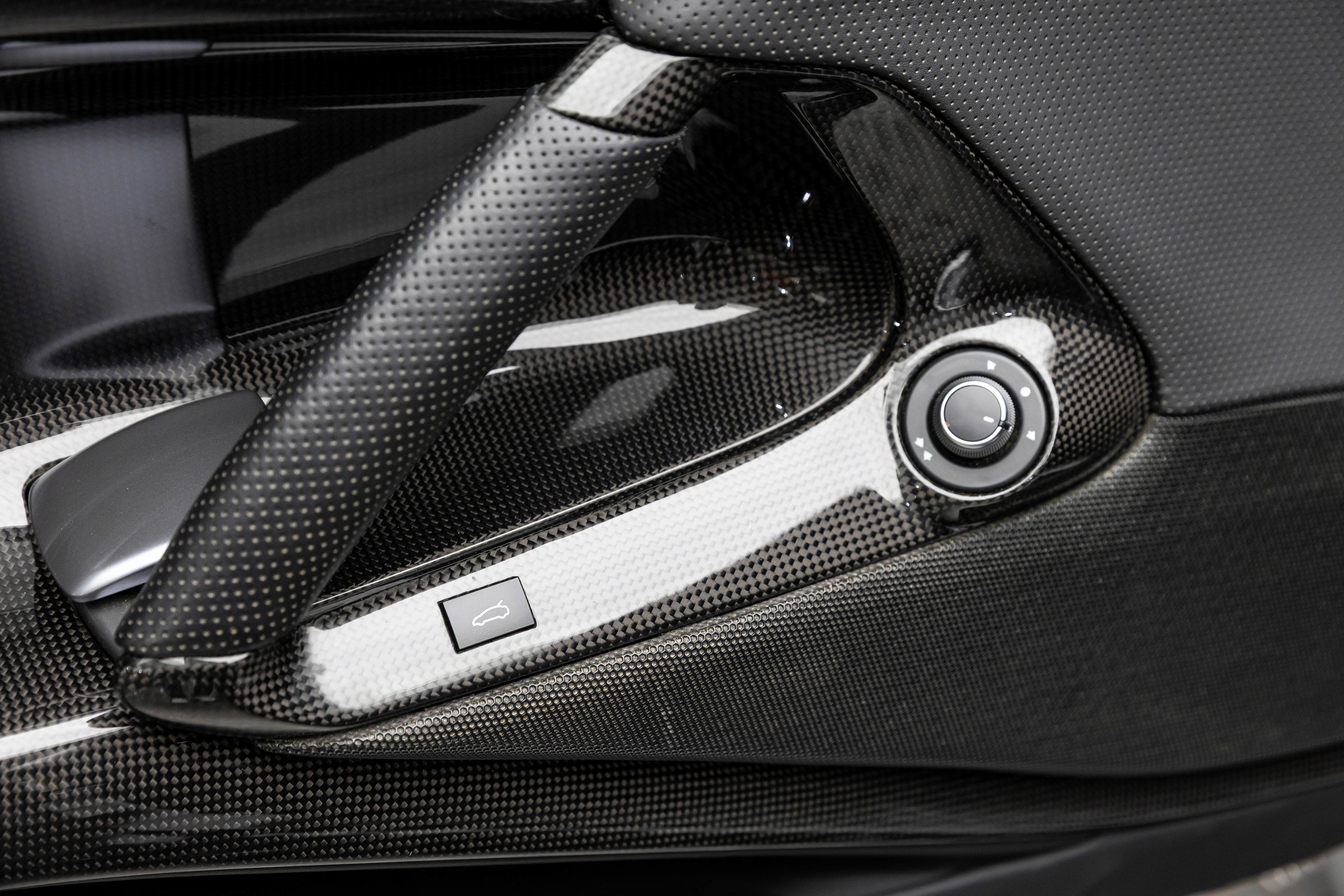 Used 2019 Ferrari 812 Superfast image 13