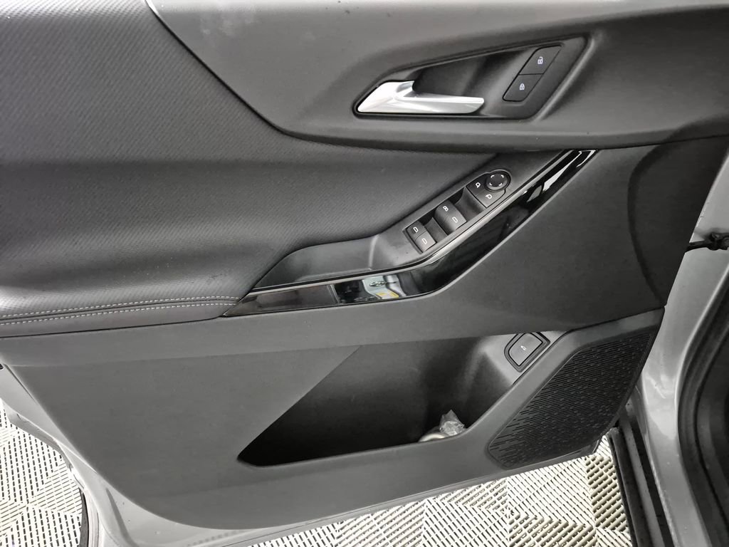 New 2026 Chevrolet Equinox LT w/ Convenience Package II FWD image 15
