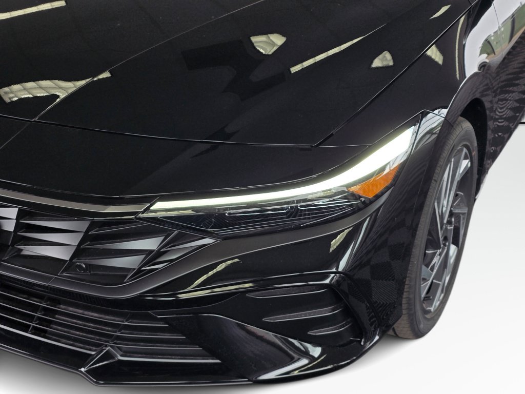 New 2026 Hyundai Elantra Limited FWD image 10