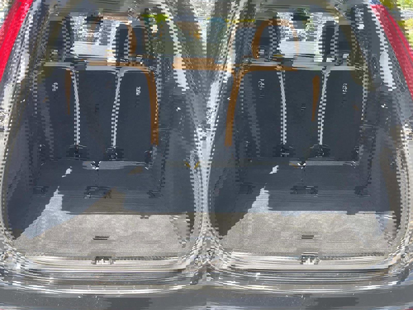 Used 2016 Volvo XC90 T6 Momentum w/ Momentum Plus Package image 11