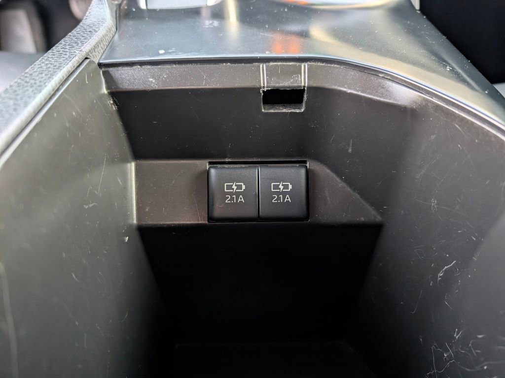 Used 2020 Toyota Camry SE image 16