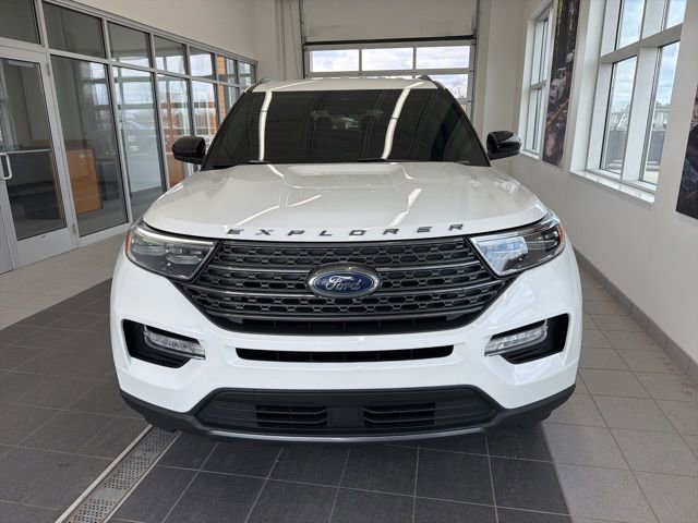 Used 2023 Ford Explorer XLT w/ Equipment Group 202A image 2