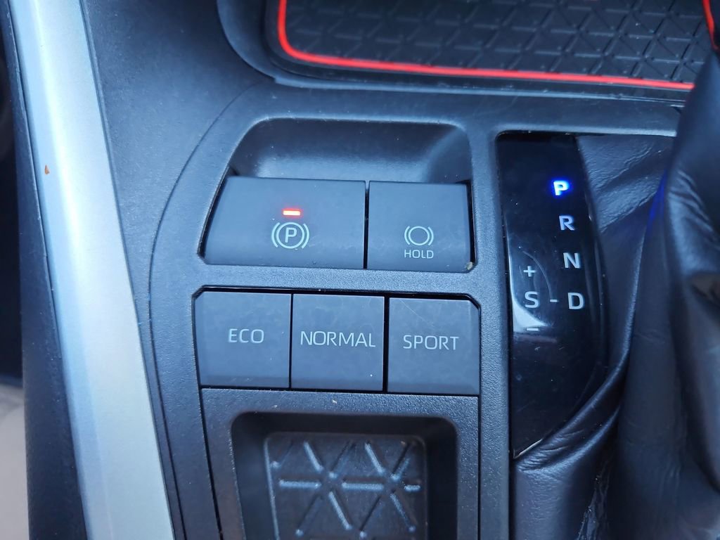 Used 2020 Toyota RAV4 XLE image 20