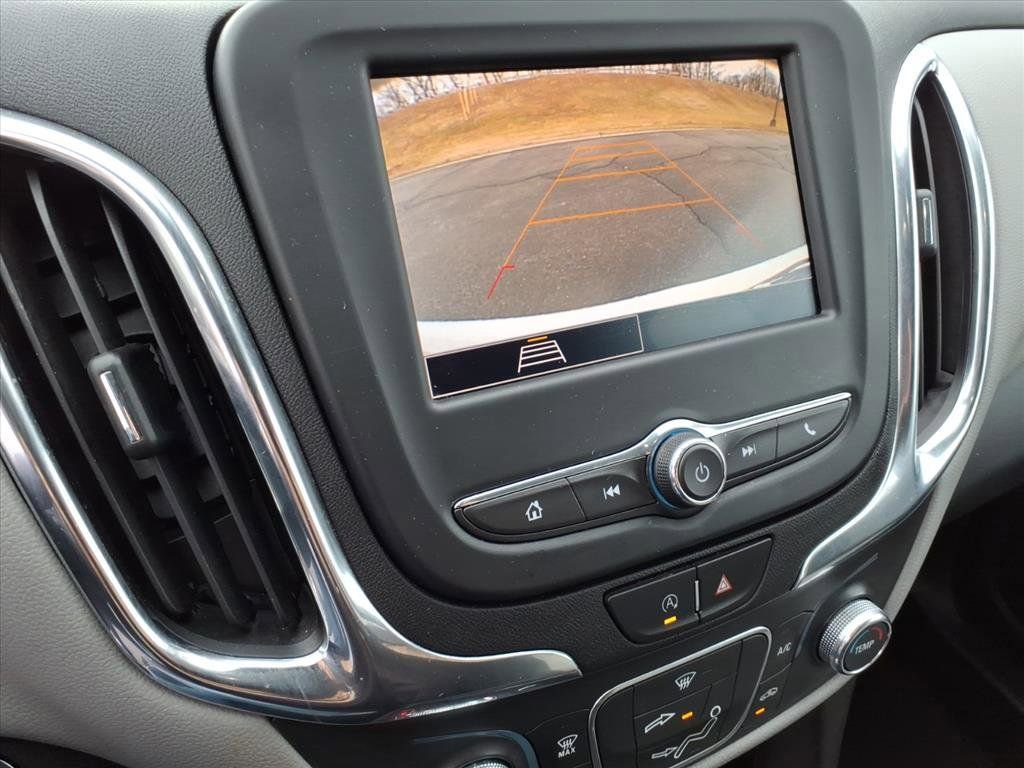 Used 2022 Chevrolet Equinox LT image 36