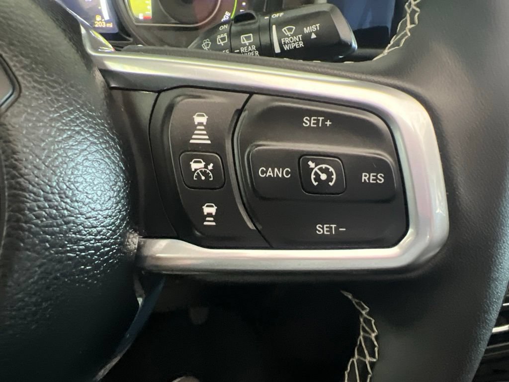 Used 2025 Jeep Wrangler Unlimited Sahara w/ Safety Group AWD/4WD image 40