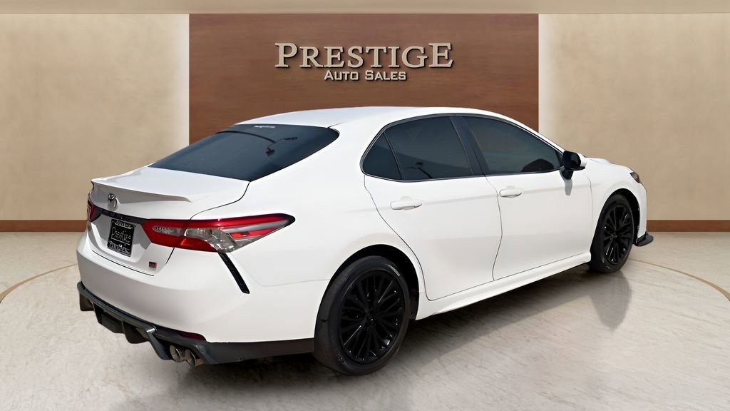 Used 2018 Toyota Camry SE FWD image 11