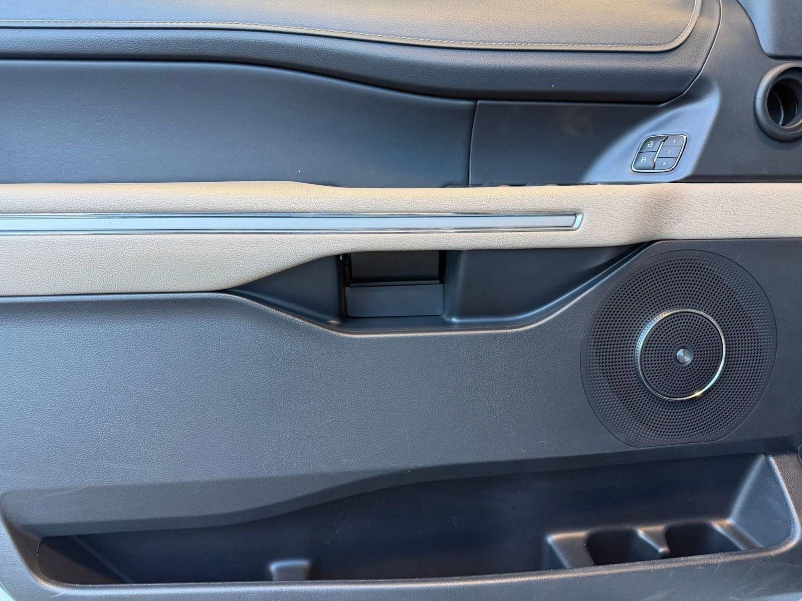 Used 2024 Ford Expedition Limited image 24