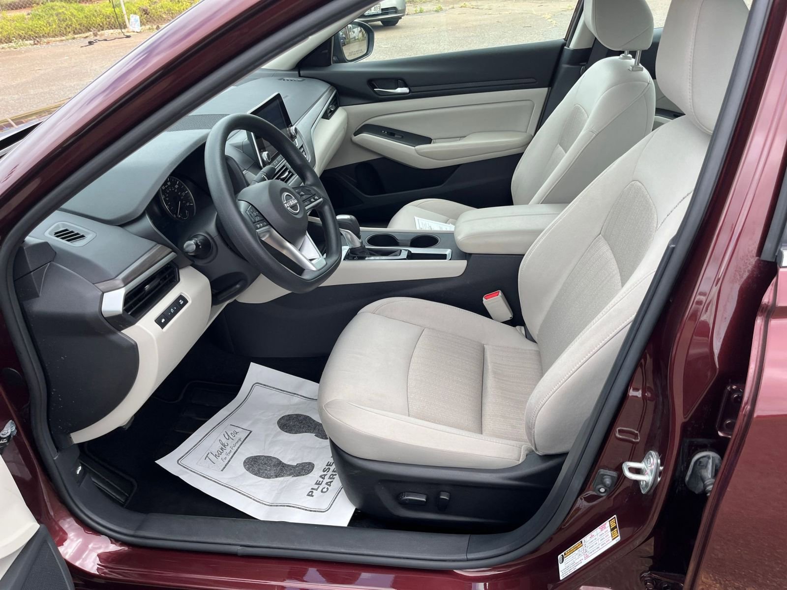 Used 2025 Nissan Altima 2.5 SV image 30