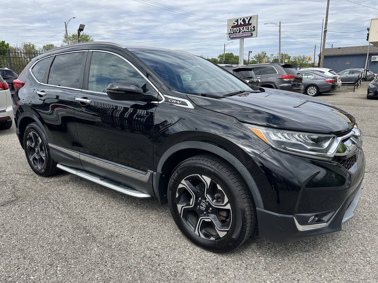 Used 2018 Honda CR-V Touring image 1