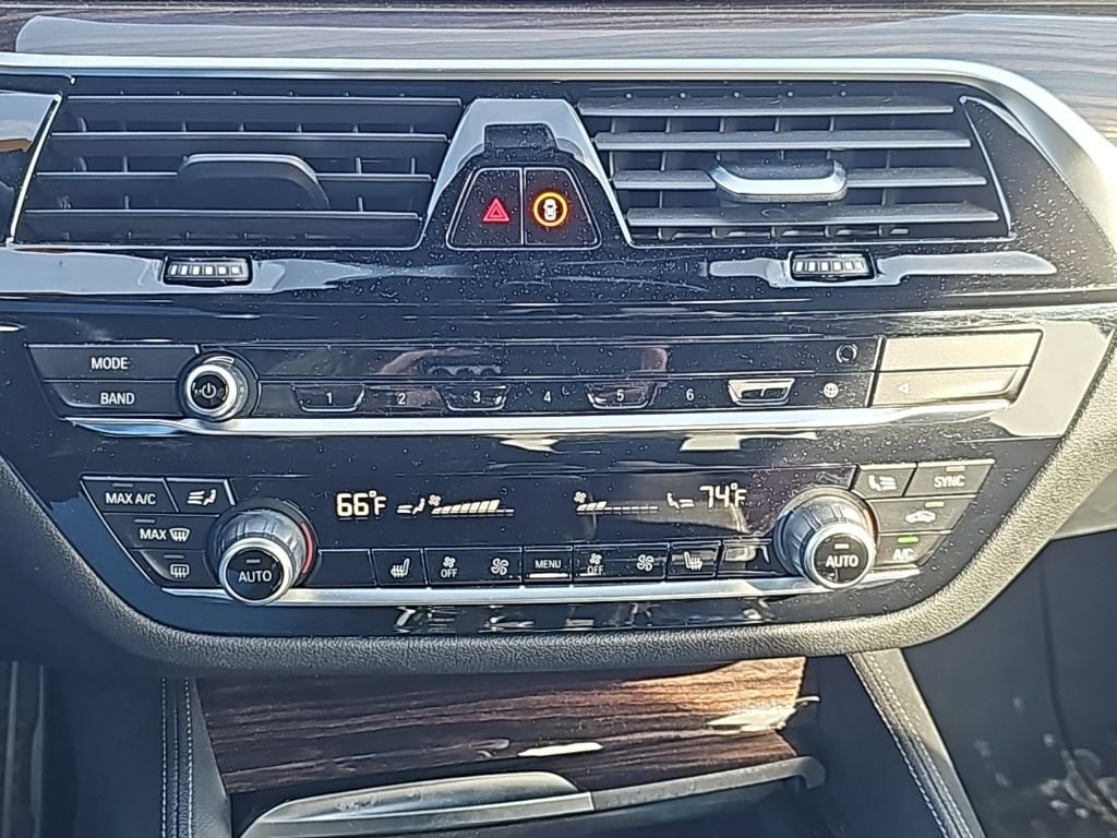 Used 2021 BMW M550i xDrive w/ Shadowloine Package image 6