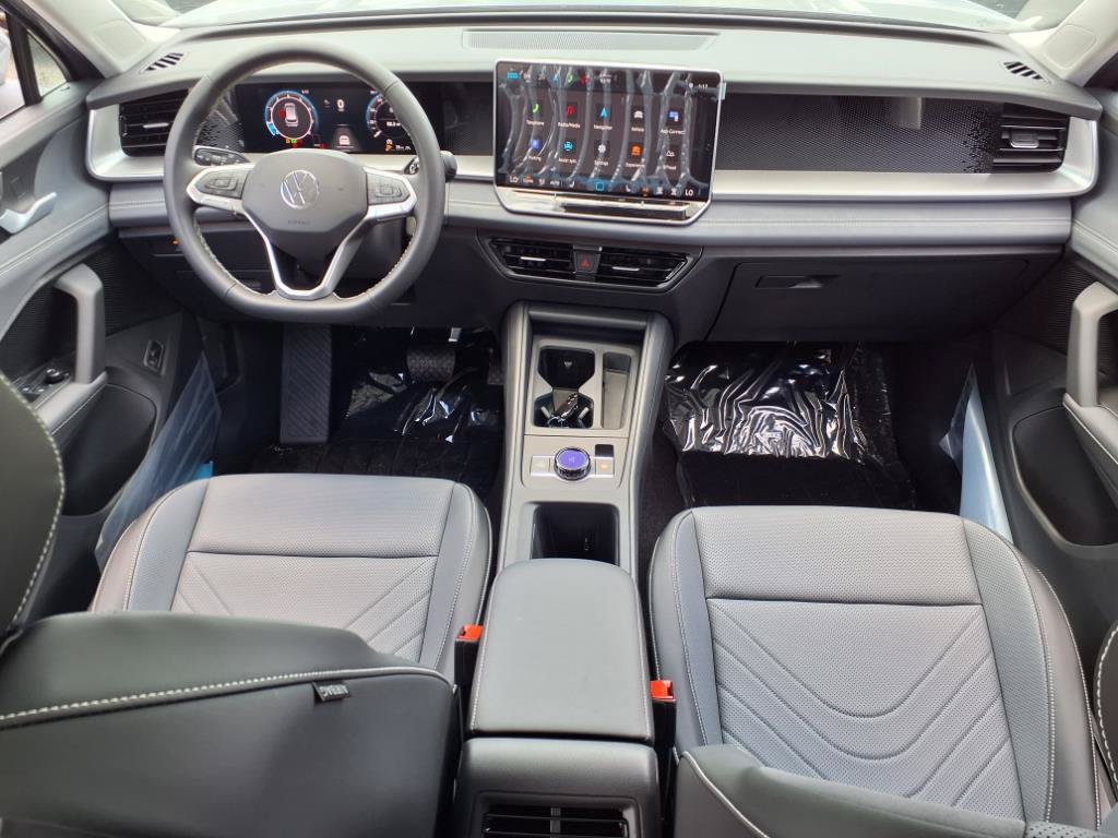New 2025 Volkswagen Tiguan SE AWD/4WD image 6