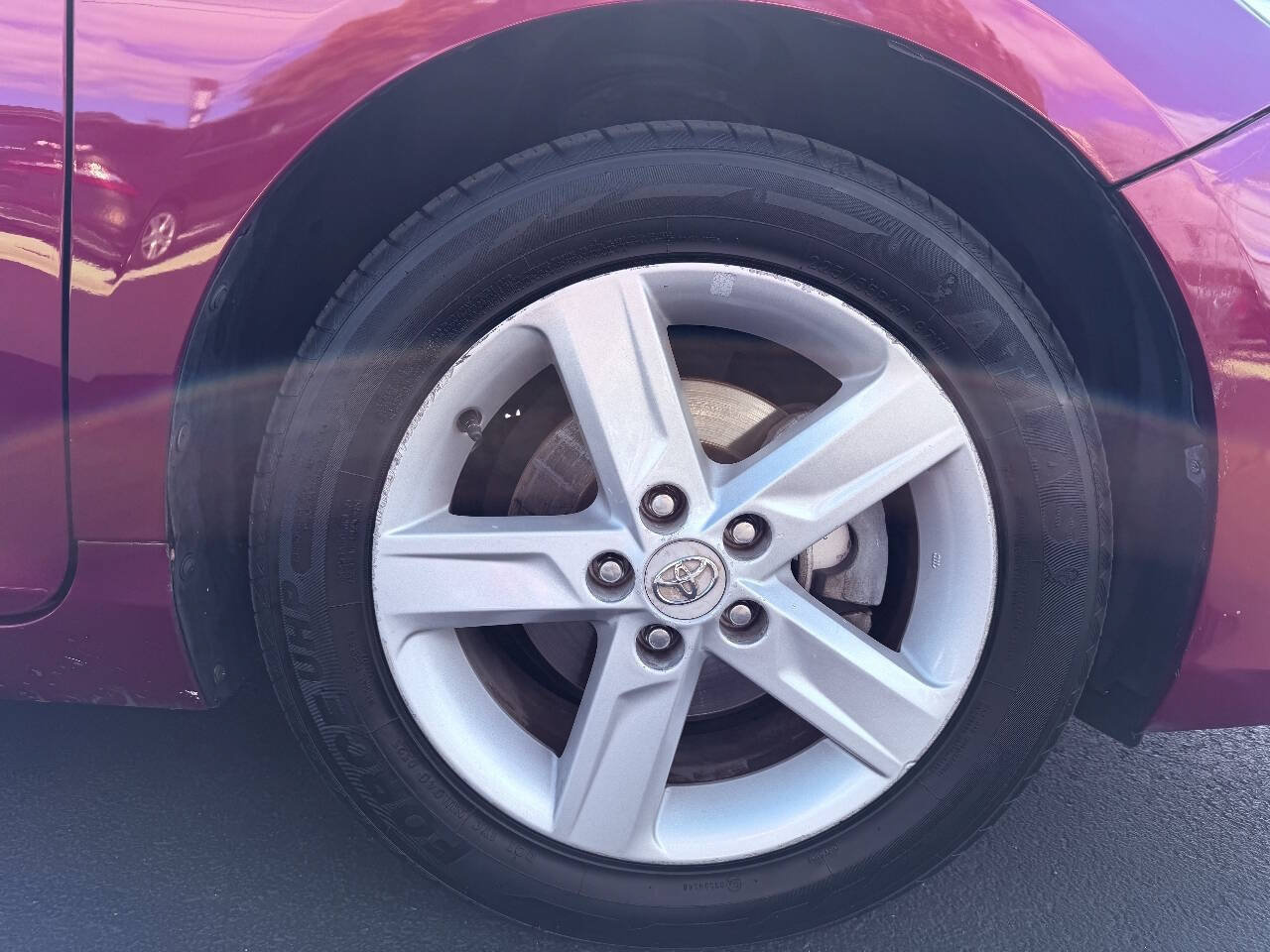 Used 2016 Toyota Camry SE FWD image 31