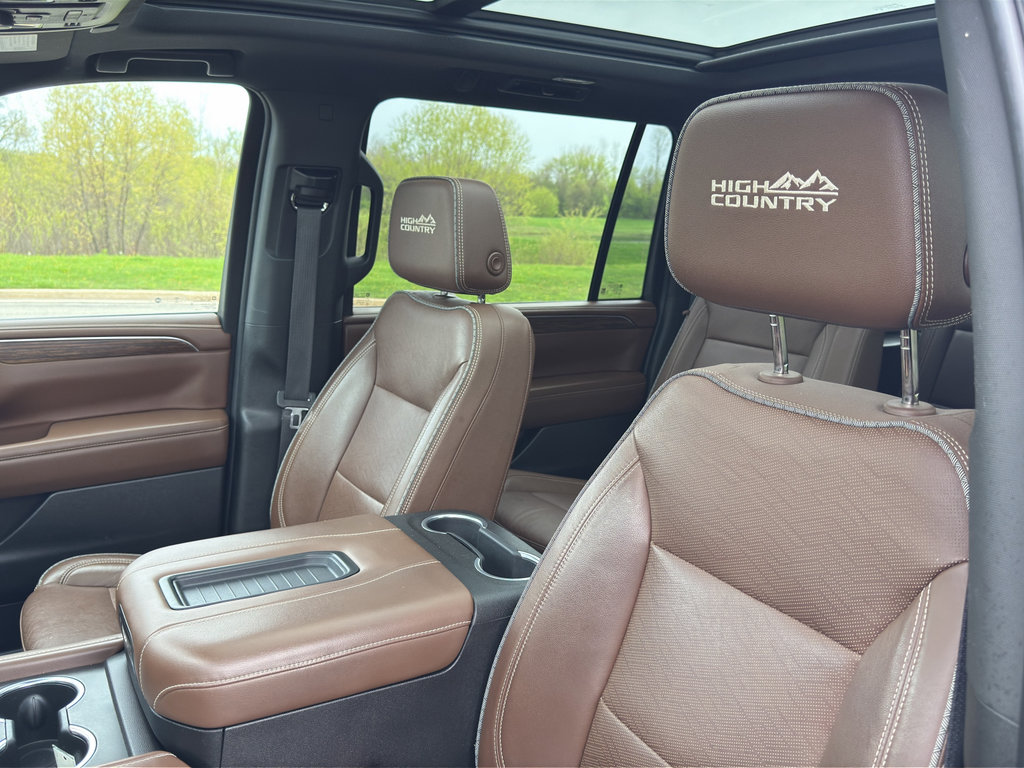 Used 2023 Chevrolet Suburban High Country AWD/4WD image 20