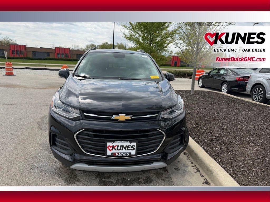 Used 2019 Chevrolet Trax LT w/ LT Convenience Package AWD/4WD image 3