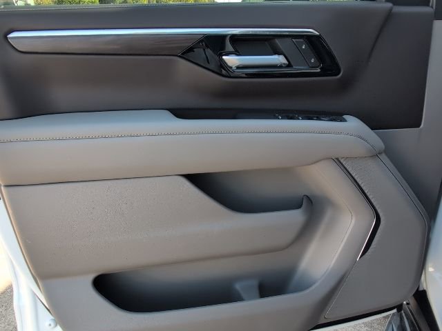 New 2026 Chevrolet Suburban LS RWD image 15