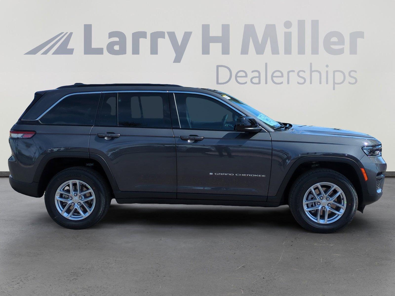 New 2026 Jeep Grand Cherokee Laredo X image 6