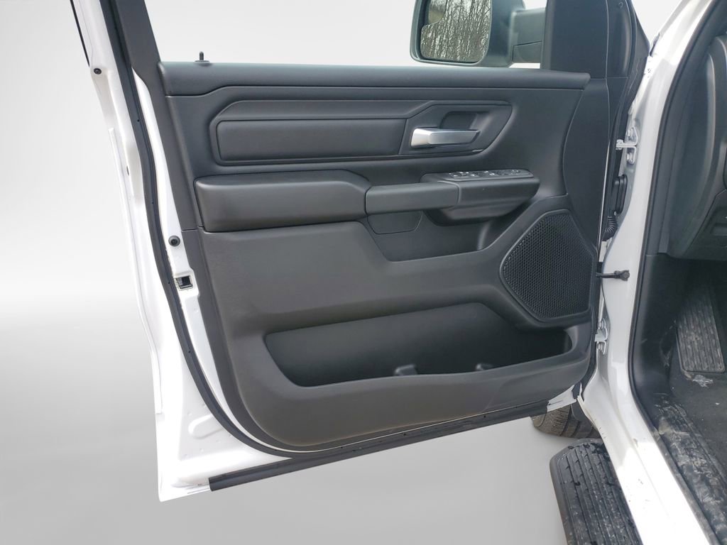 New 2026 RAM 1500 Express AWD/4WD image 17
