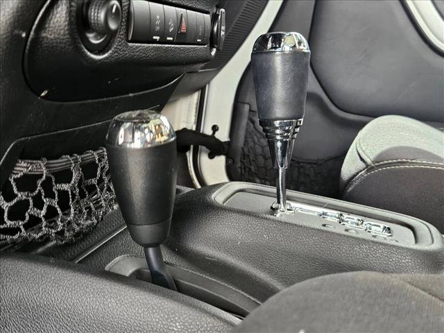 Used 2014 Jeep Wrangler Unlimited Sahara w/ Connectivity Group AWD/4WD image 11