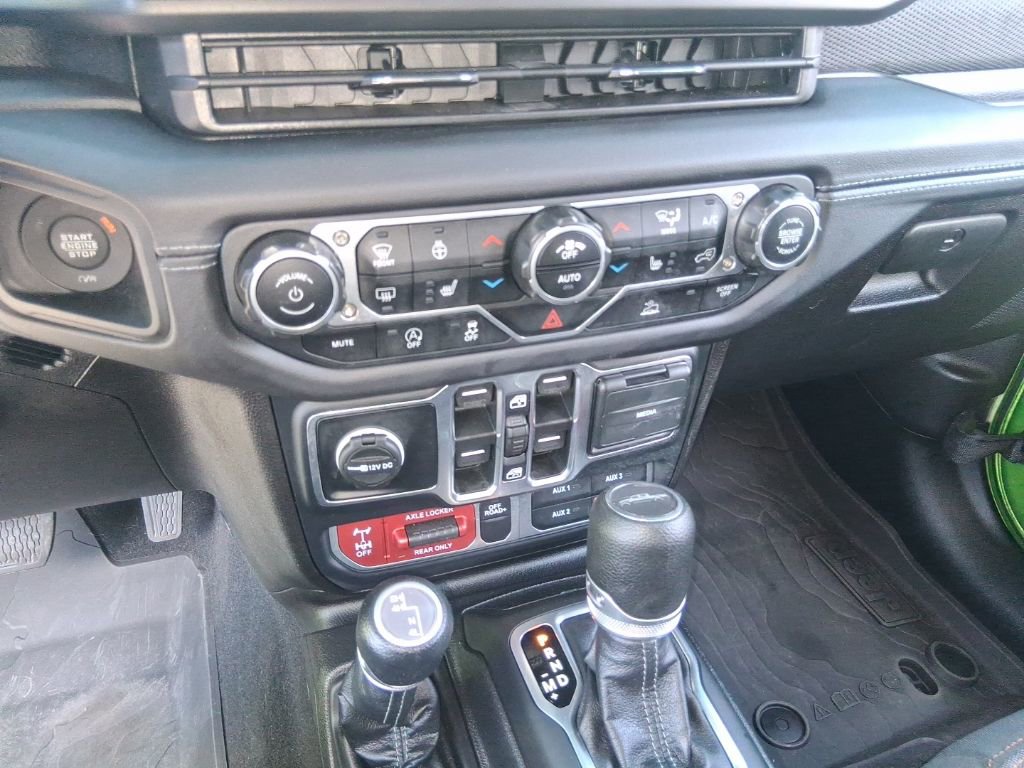 Used 2025 Jeep Gladiator Mojave w/ Convenience Group image 14