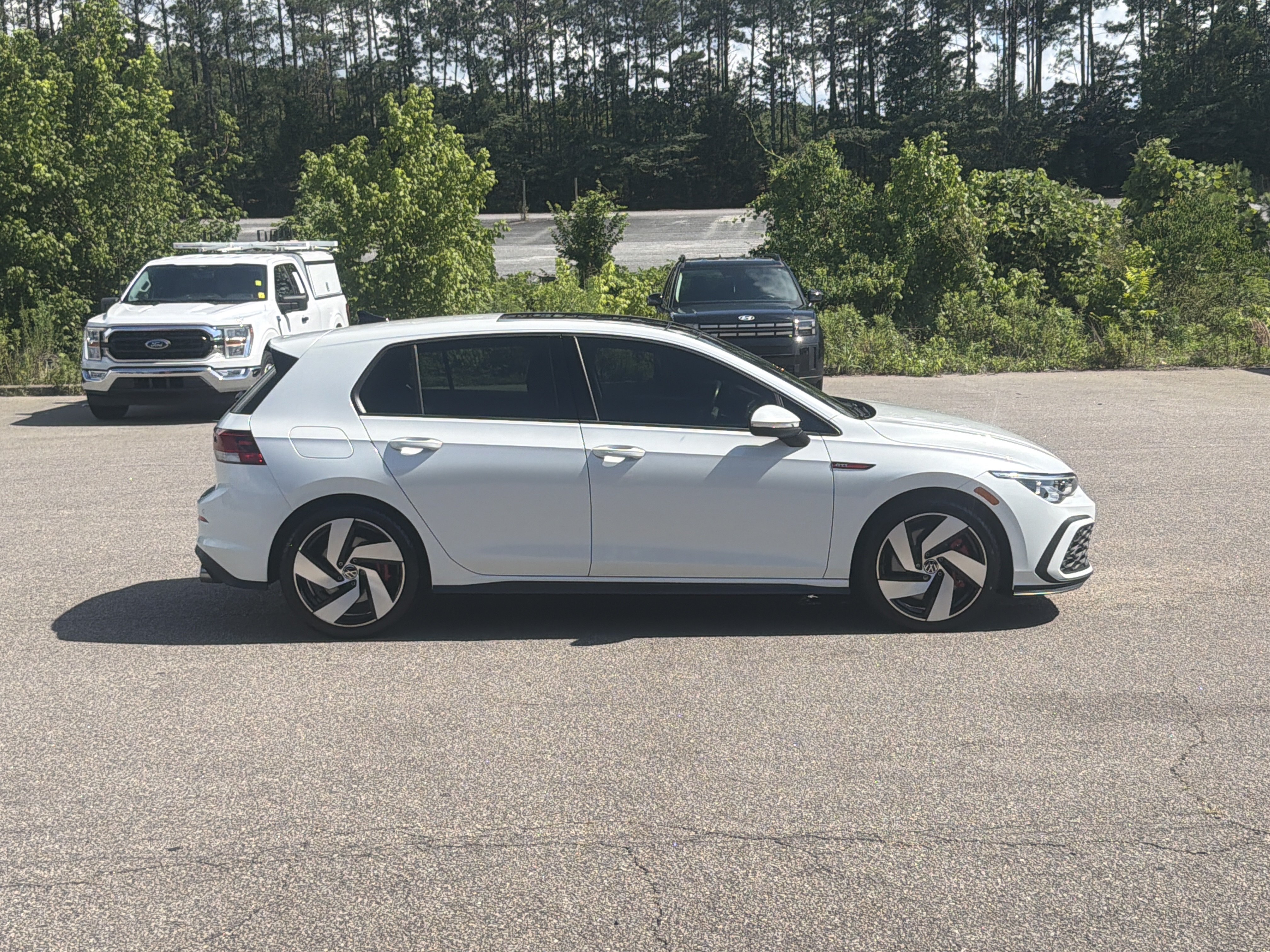 Used 2023 Volkswagen GTI SE FWD image 5