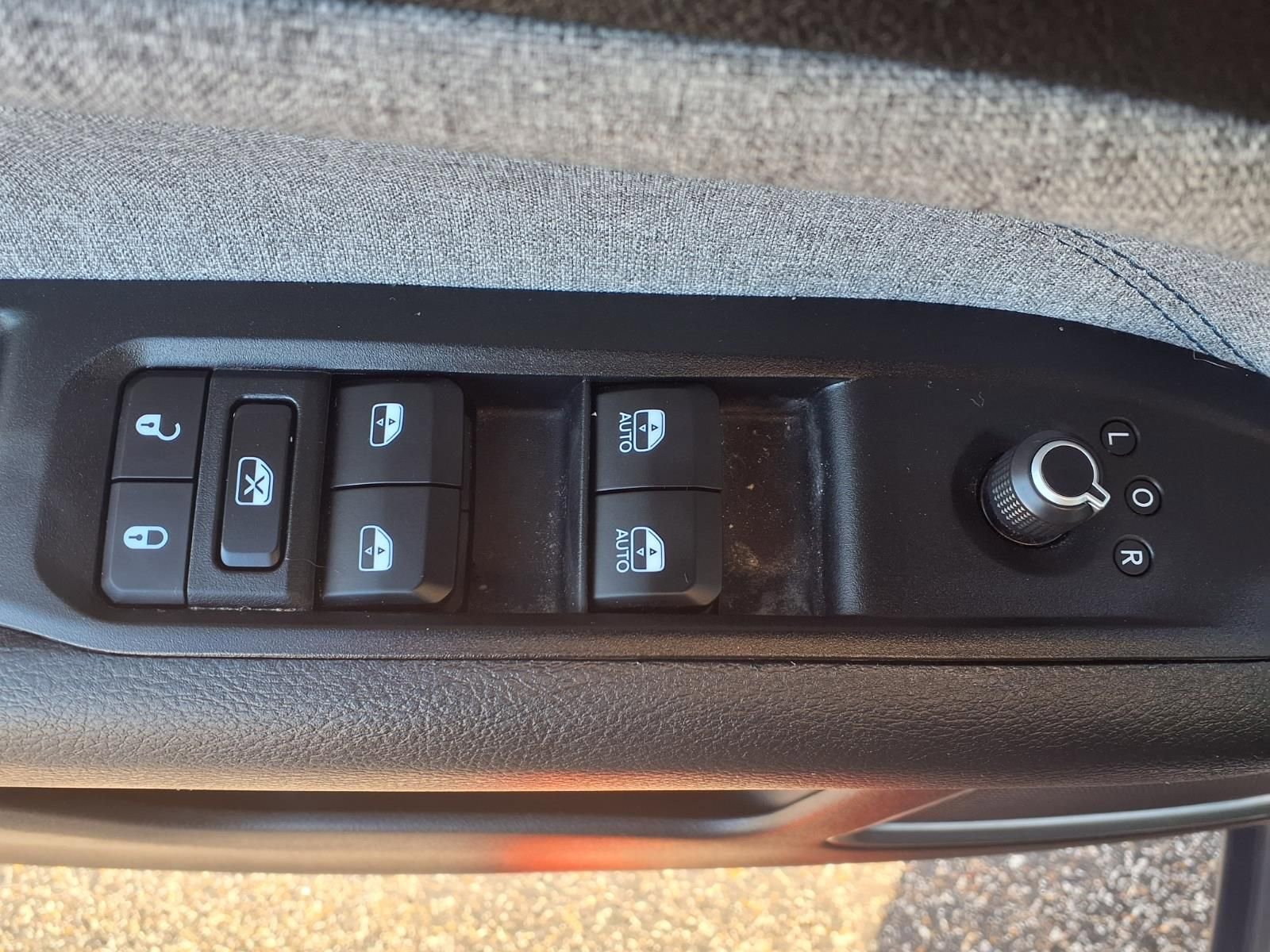 Used 2022 Jeep Compass Latitude w/ Convenience Group FWD image 8