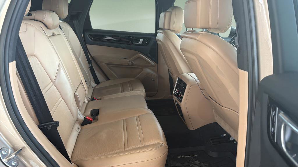 Used 2019 Porsche Cayenne AWD/4WD image 15