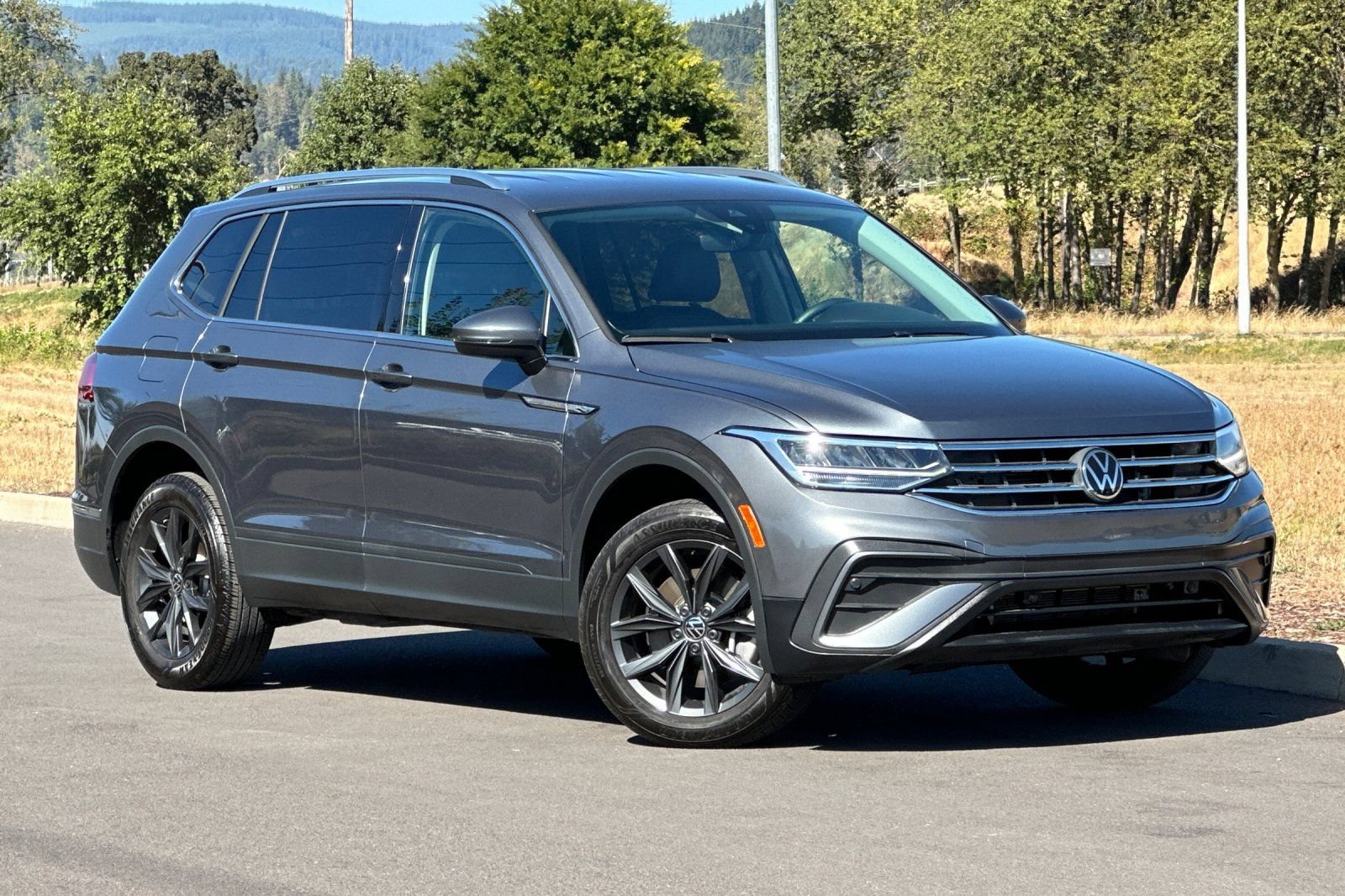 Used 2024 Volkswagen Tiguan SE