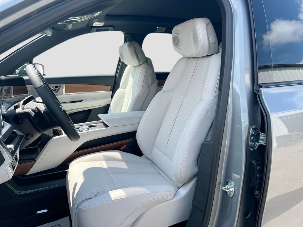 New 2026 Cadillac Vistiq Sport w/ LPO, Floor Liner Package image 21