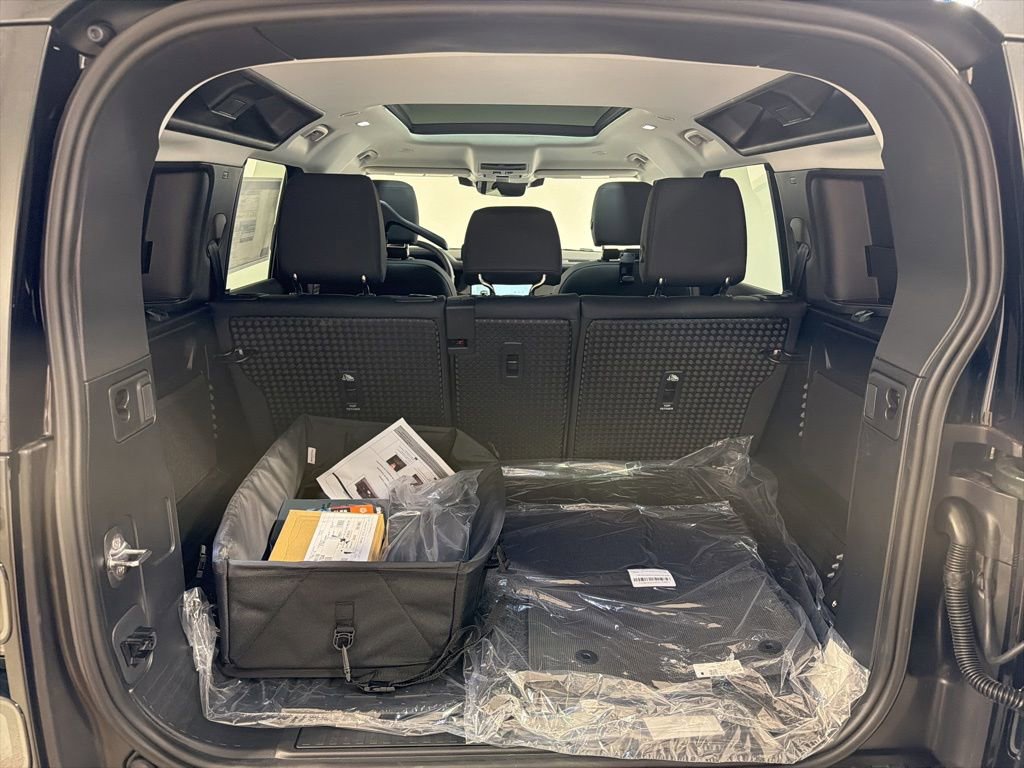 New 2026 Land Rover Defender 110 S AWD/4WD image 29