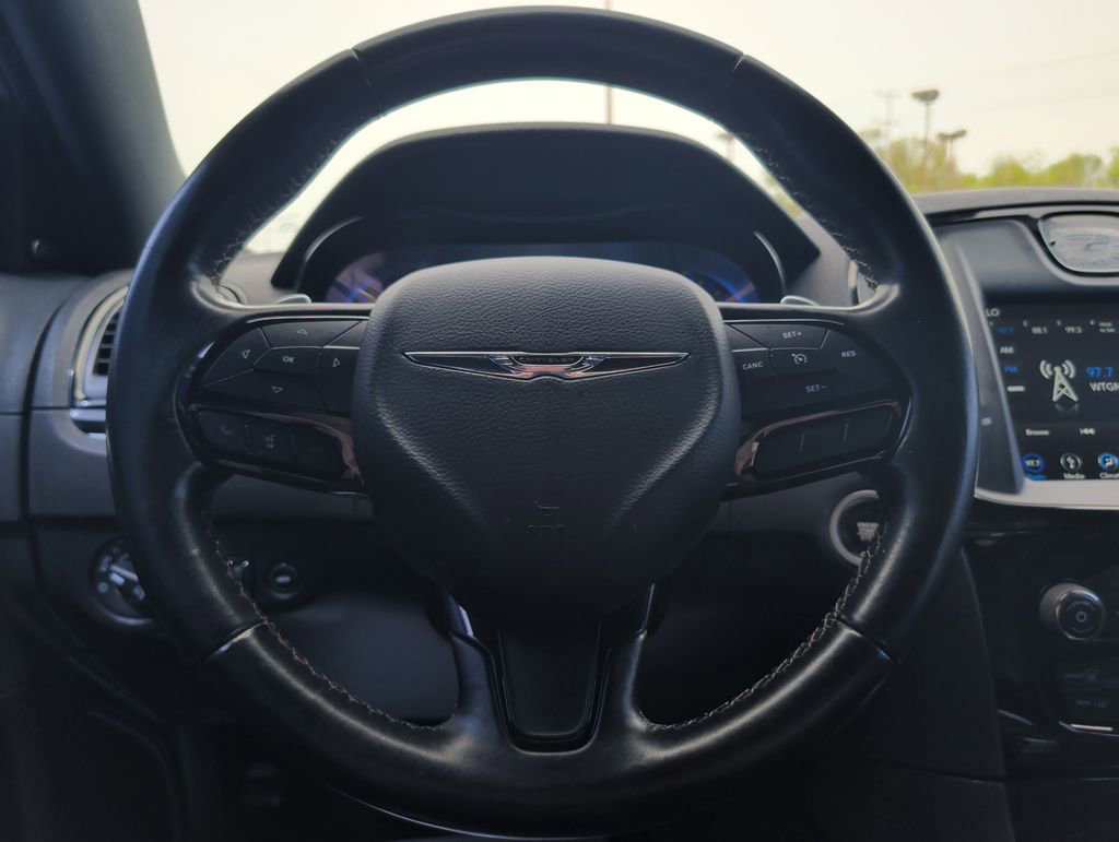 Used 2019 Chrysler 300 S RWD image 11