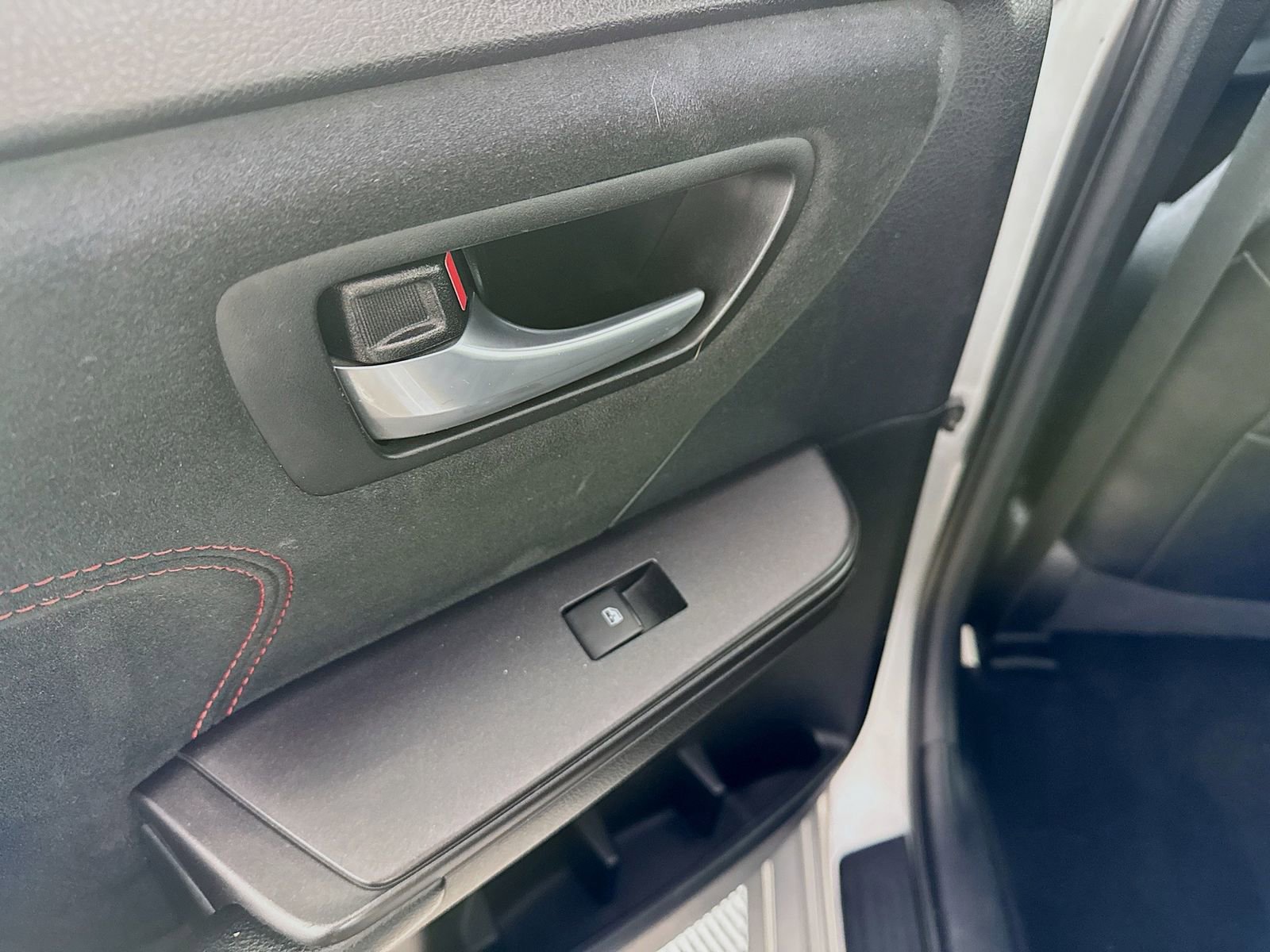 Used 2016 Toyota Camry XSE w/ Moonroof Package FWD image 30