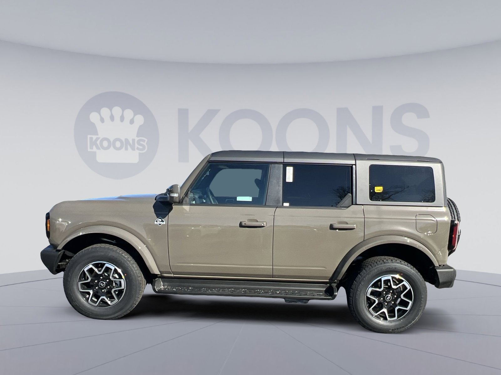 New 2025 Ford Bronco Outer Banks image 2