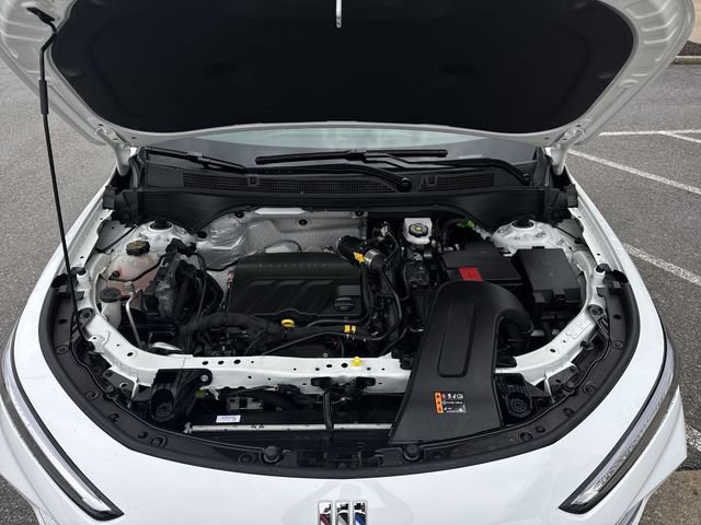 Certified 2025 Buick Envista Preferred w/ Advanced Safety Package image 29