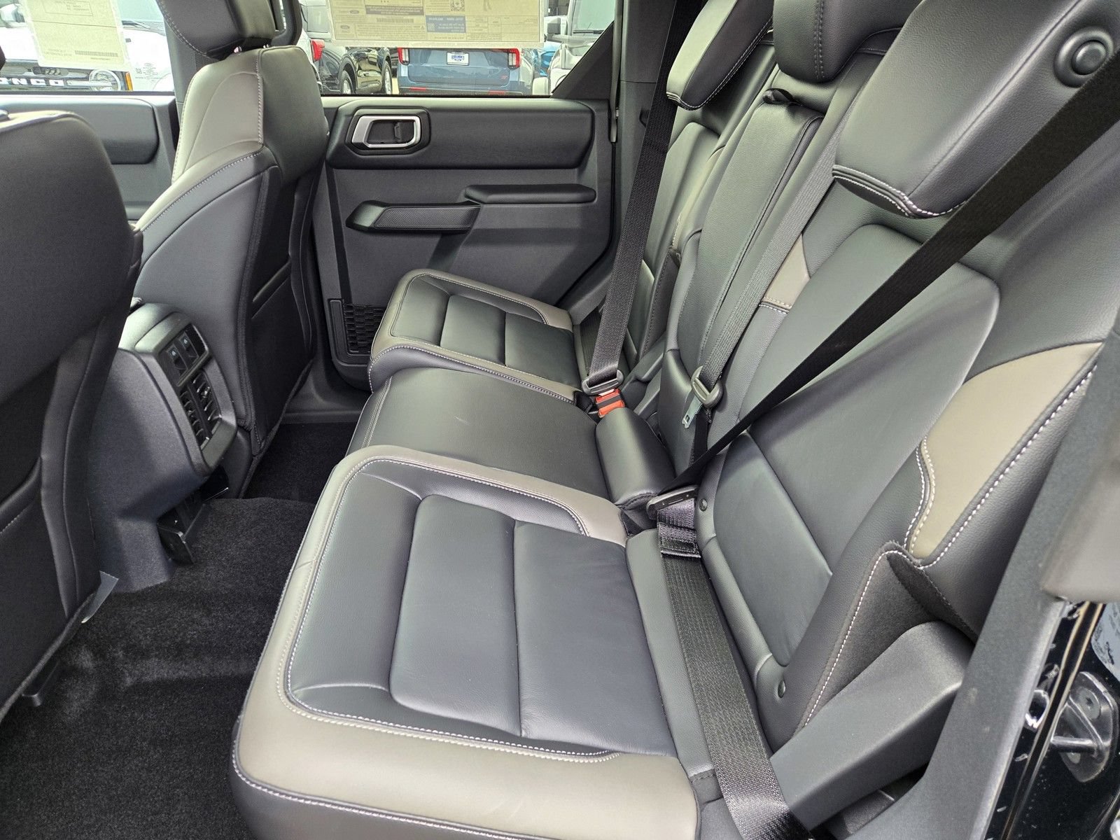New 2026 Ford Bronco Outer Banks w/ Sasquatch Package AWD/4WD image 6