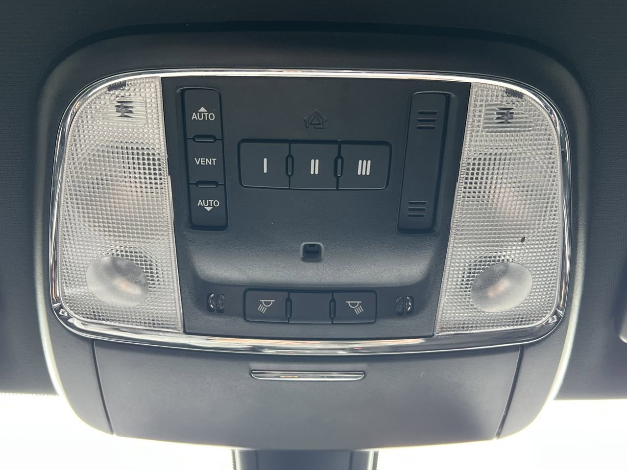 Used 2023 Dodge Charger Scat Pack w/ Daytona Edition Group image 18