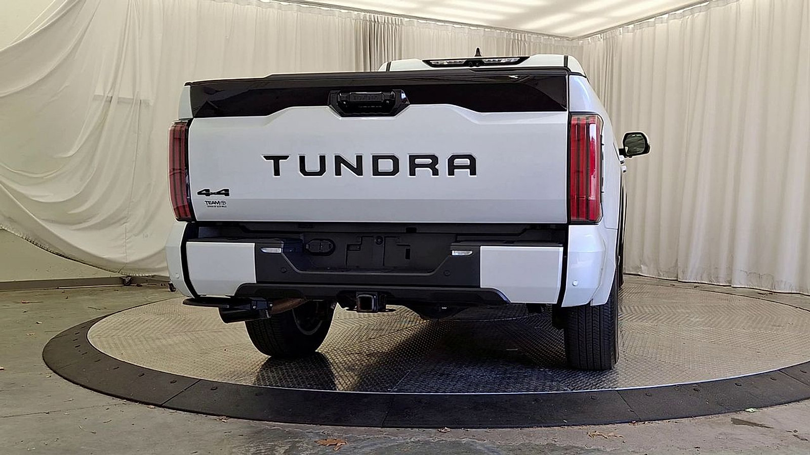 Used 2022 Toyota Tundra Platinum w/ Advanced Package AWD/4WD image 12