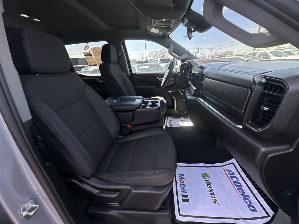 Used 2024 Chevrolet Silverado 1500 LT image 23