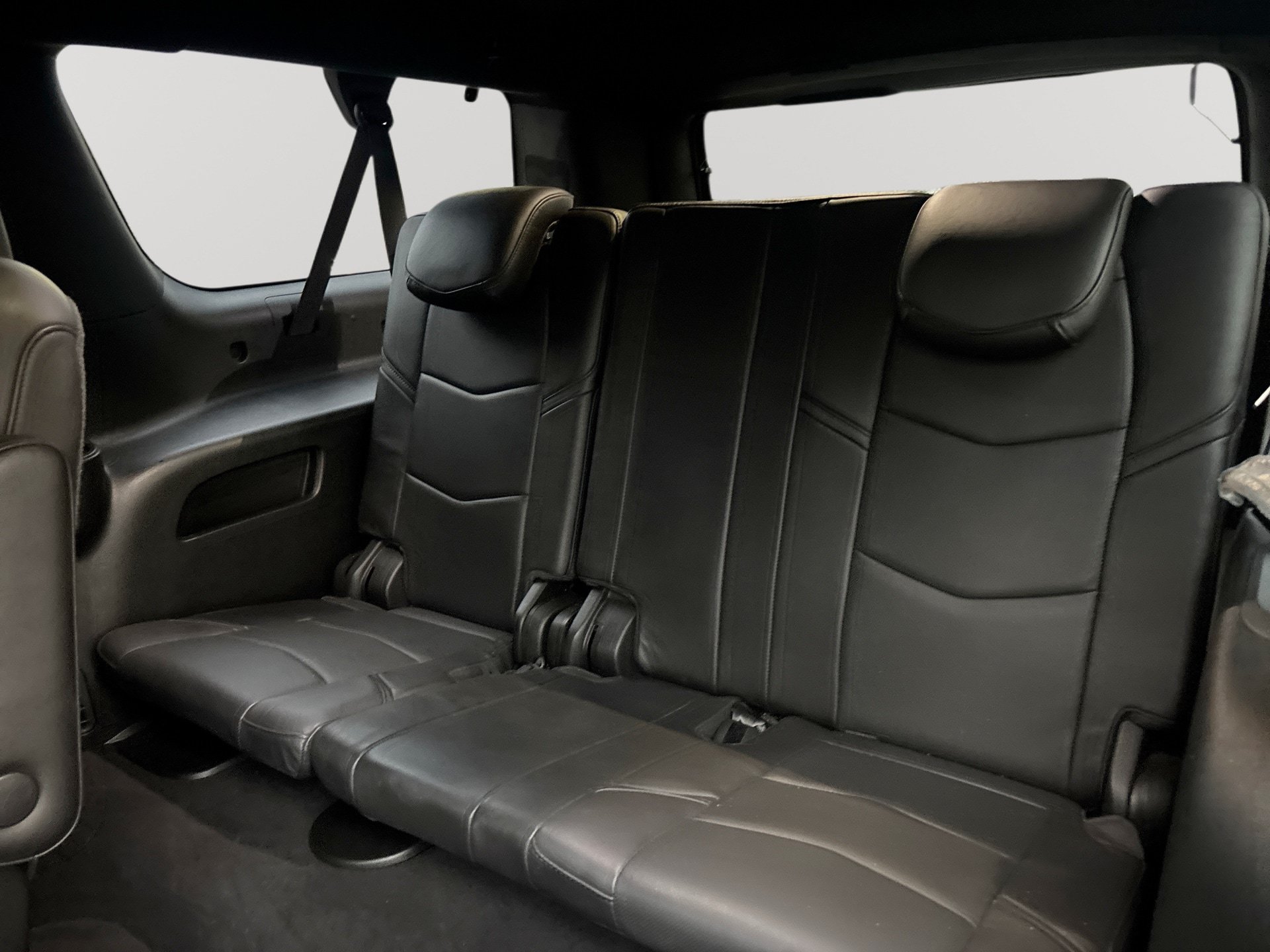 Used 2019 Cadillac Escalade ESV Platinum AWD/4WD image 24
