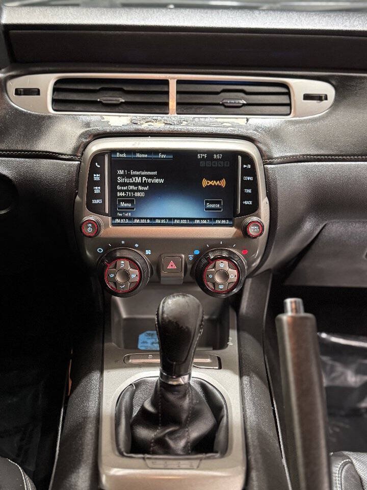 Used 2015 Chevrolet Camaro LT RWD image 11