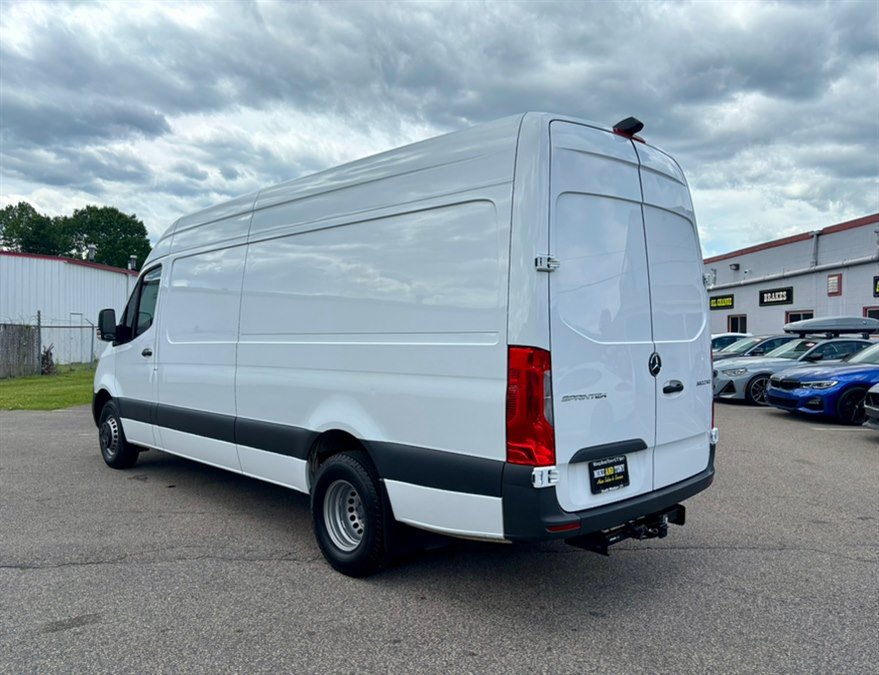 Used 2023 Mercedes-Benz Sprinter 3500 image 8