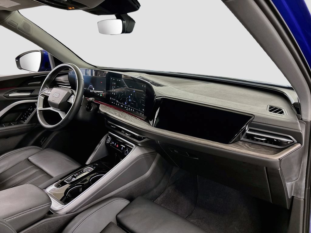 Used 2025 Audi Q5 Premium Plus w/ Premium Plus AWD/4WD image 14