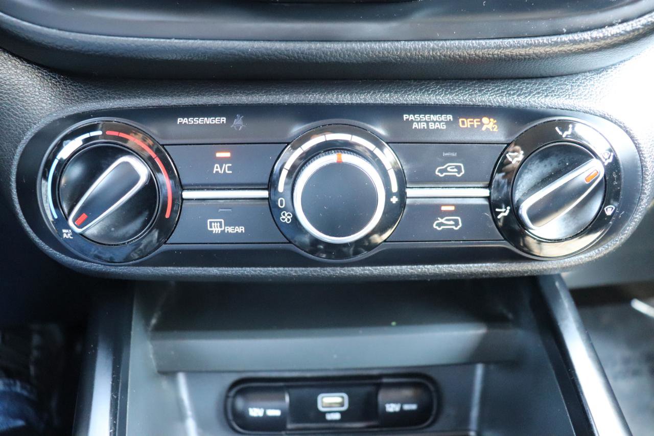 Used 2023 Kia Soul LX w/ LX Technology Package FWD image 31