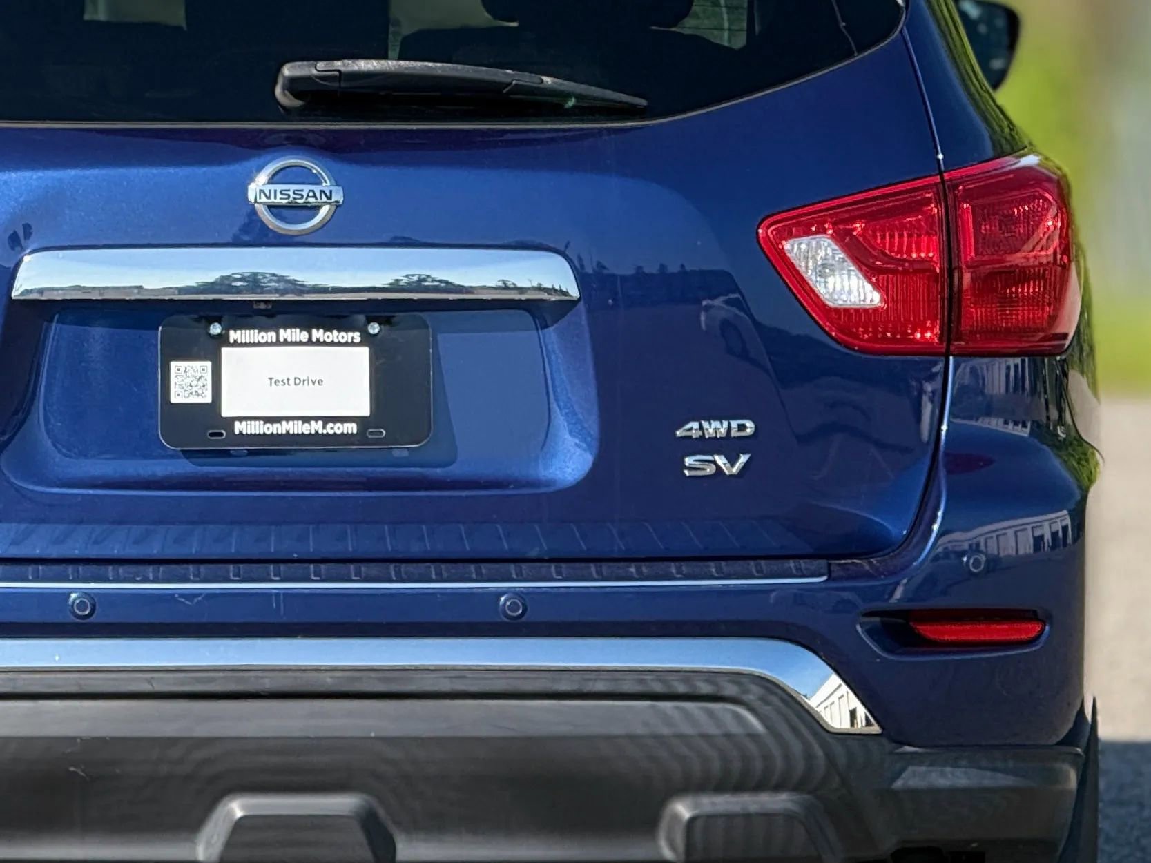 Used 2017 Nissan Pathfinder SV image 13