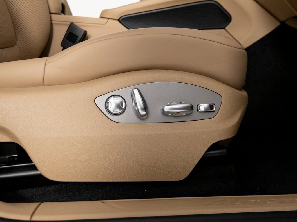 New 2026 Porsche Macan image 31