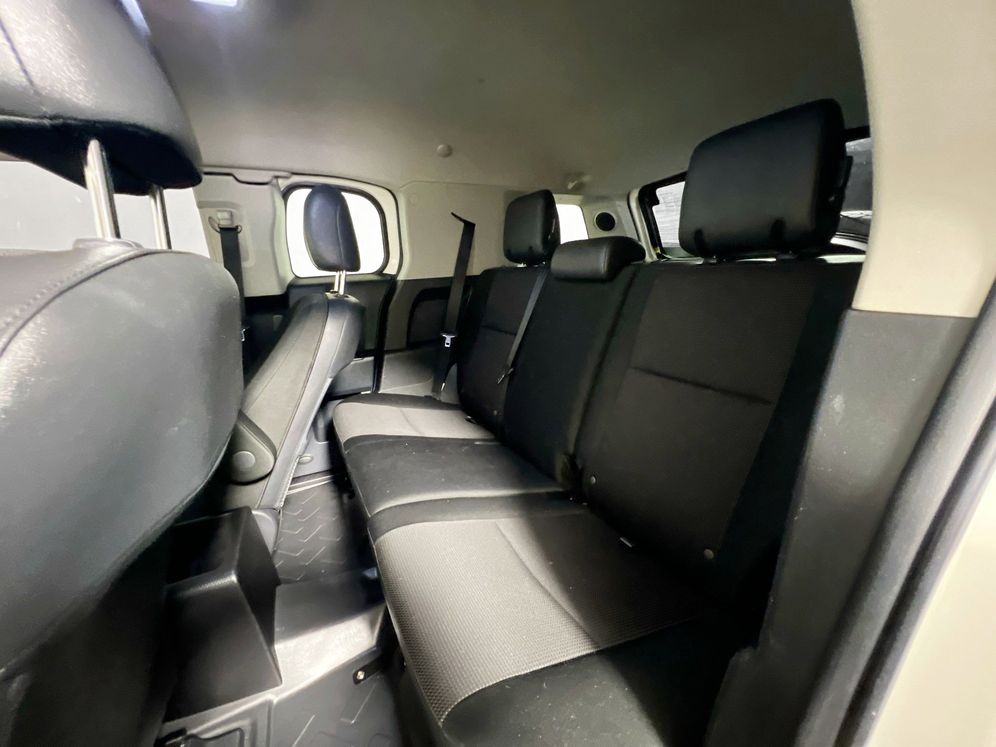 Used 2014 Toyota FJ Cruiser 4WD w/ Upgrade Package image 28