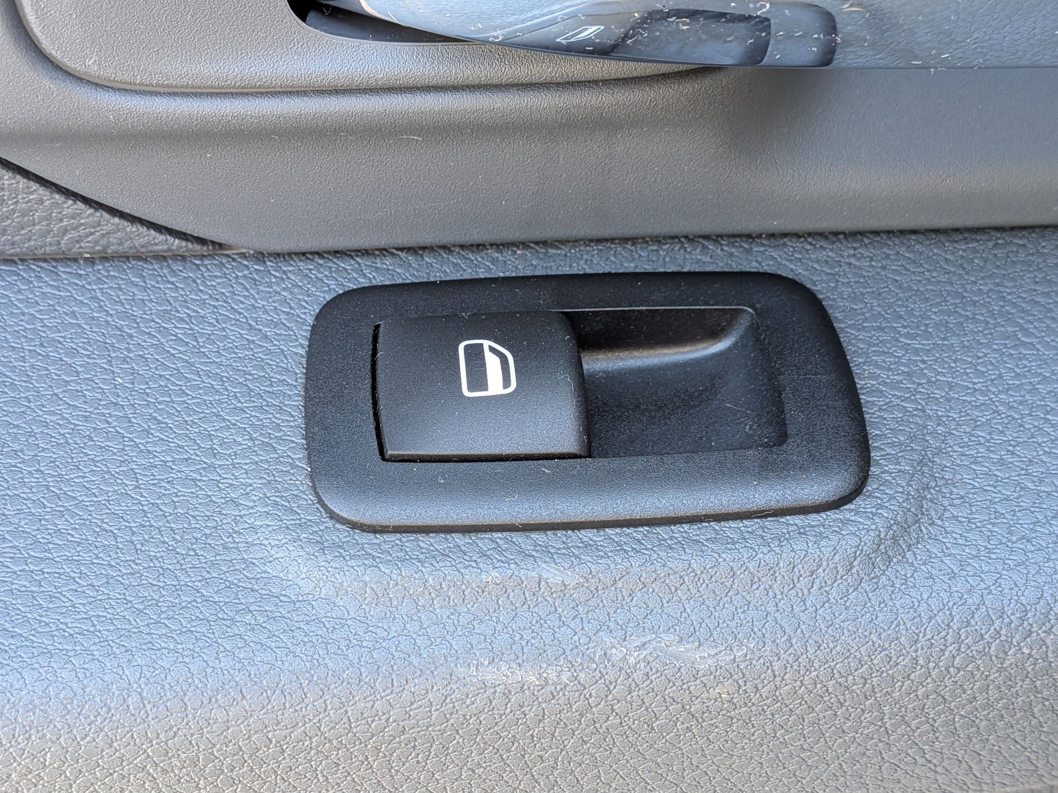 Used 2024 RAM 1500 Classic SLT AWD/4WD image 28